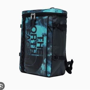 Explore Fusebox—L The North face